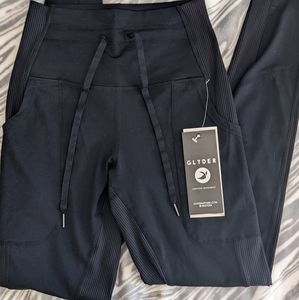 NEW Womens Size Small Black Glyder Street Leggings